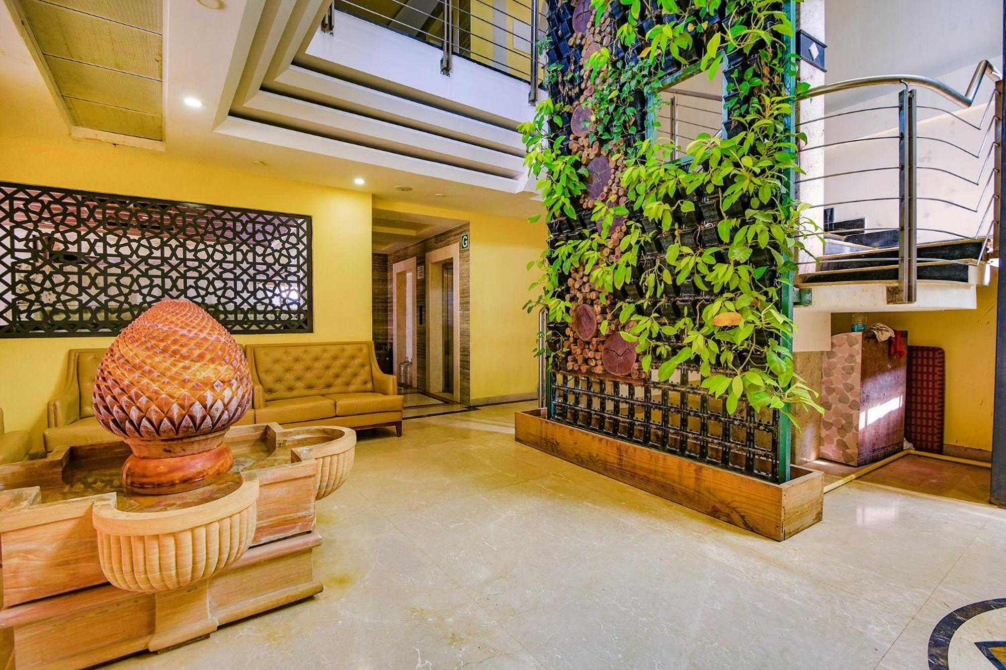 Fabhotel Phoenix Resorts - Nr M Chinnaswamy Stadium 벵갈루루 외부 사진