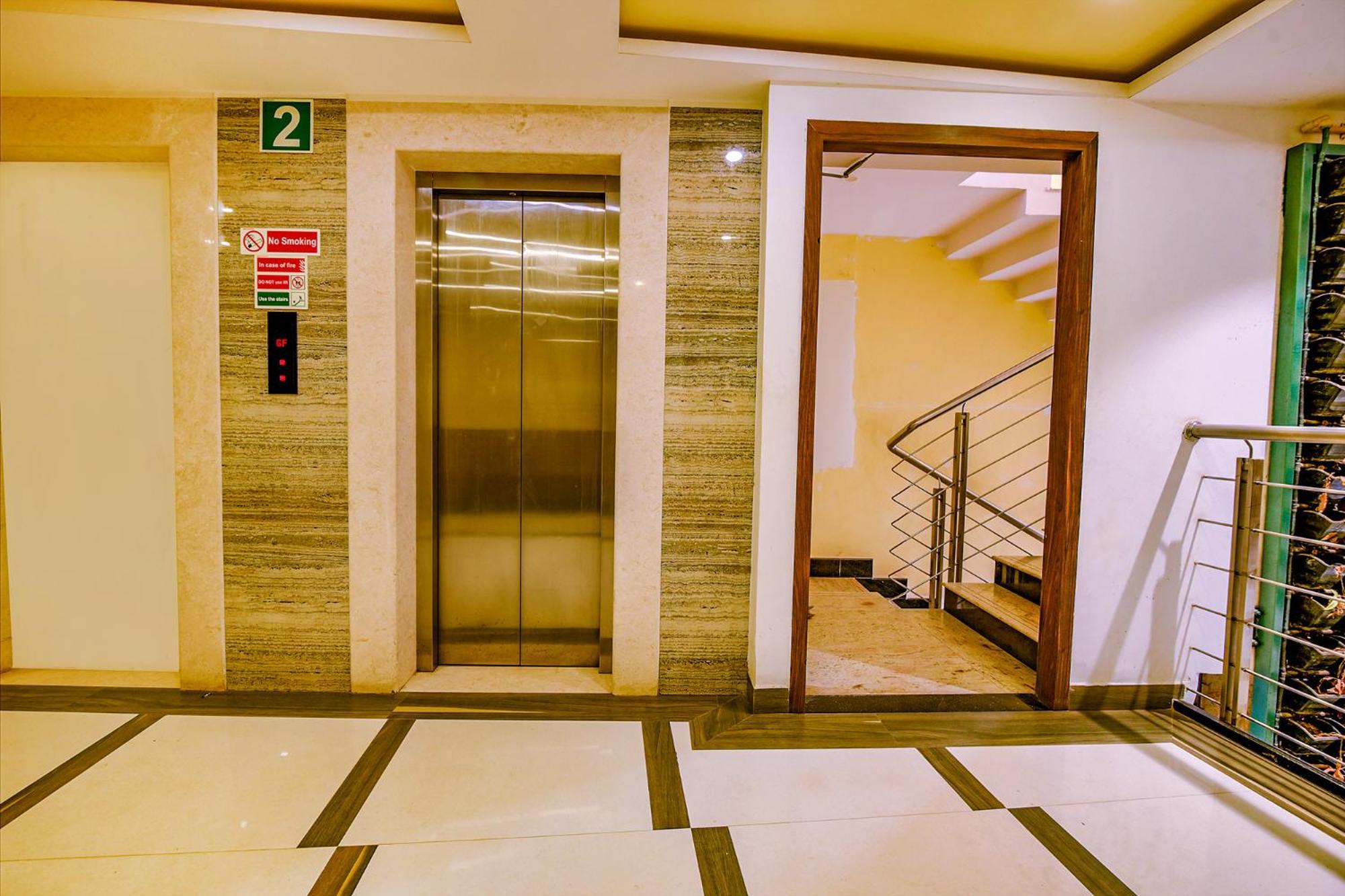 Fabhotel Phoenix Resorts - Nr M Chinnaswamy Stadium 벵갈루루 외부 사진