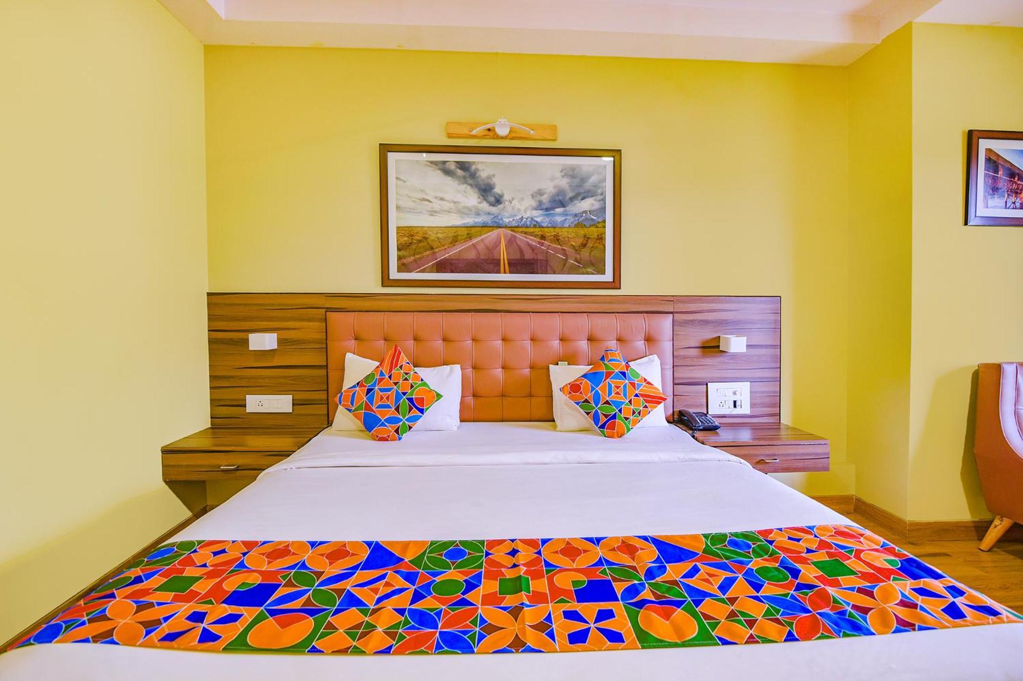 Fabhotel Phoenix Resorts - Nr M Chinnaswamy Stadium 벵갈루루 외부 사진
